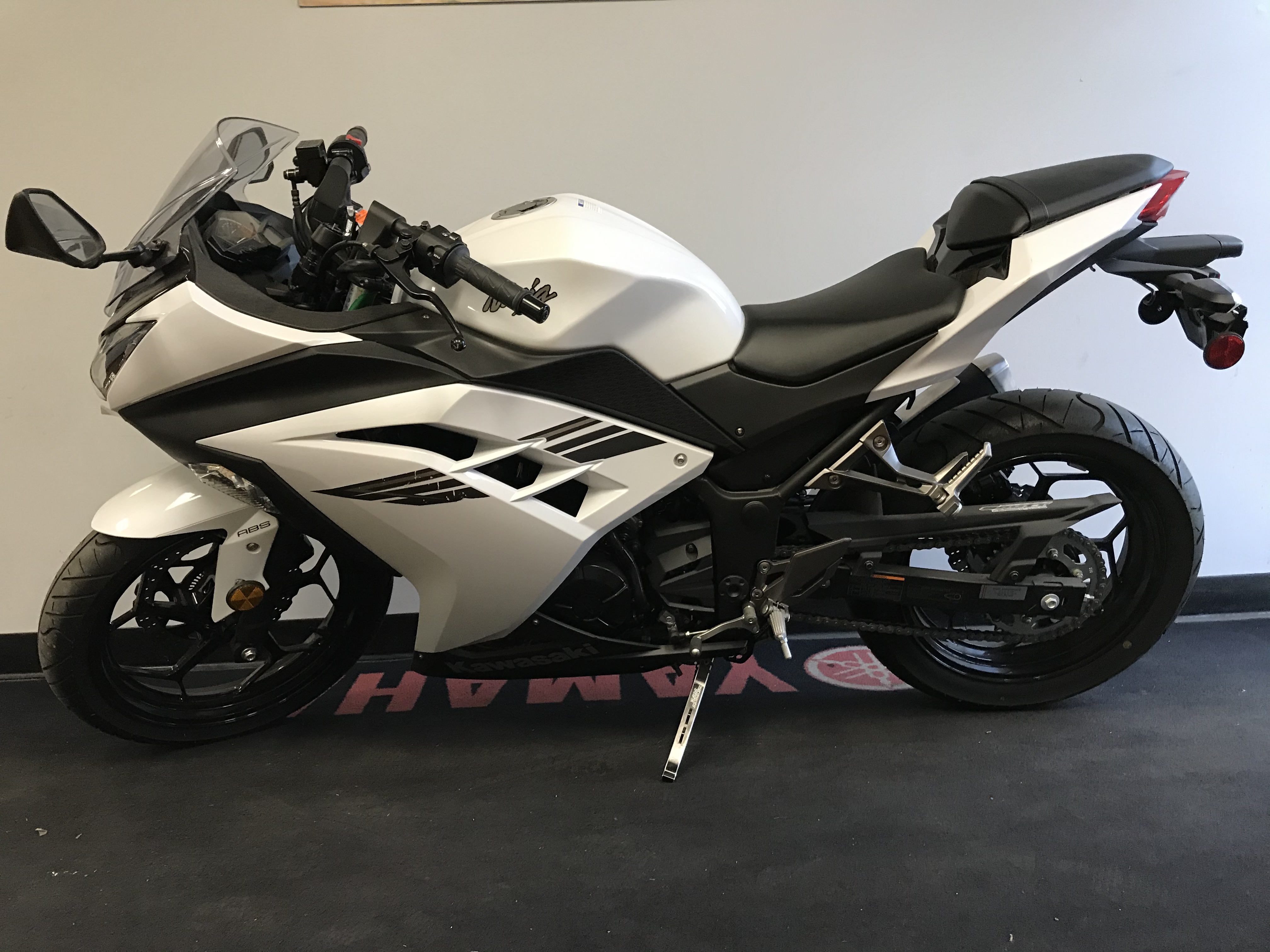 2017 KAWASAKI Ninja 300 ABS